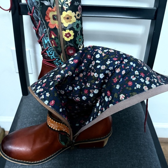 SOFFIA | FLORAL TIE-ACCENT KNEE-HIGH LEATHER BOOTS - Picture 11 of 12